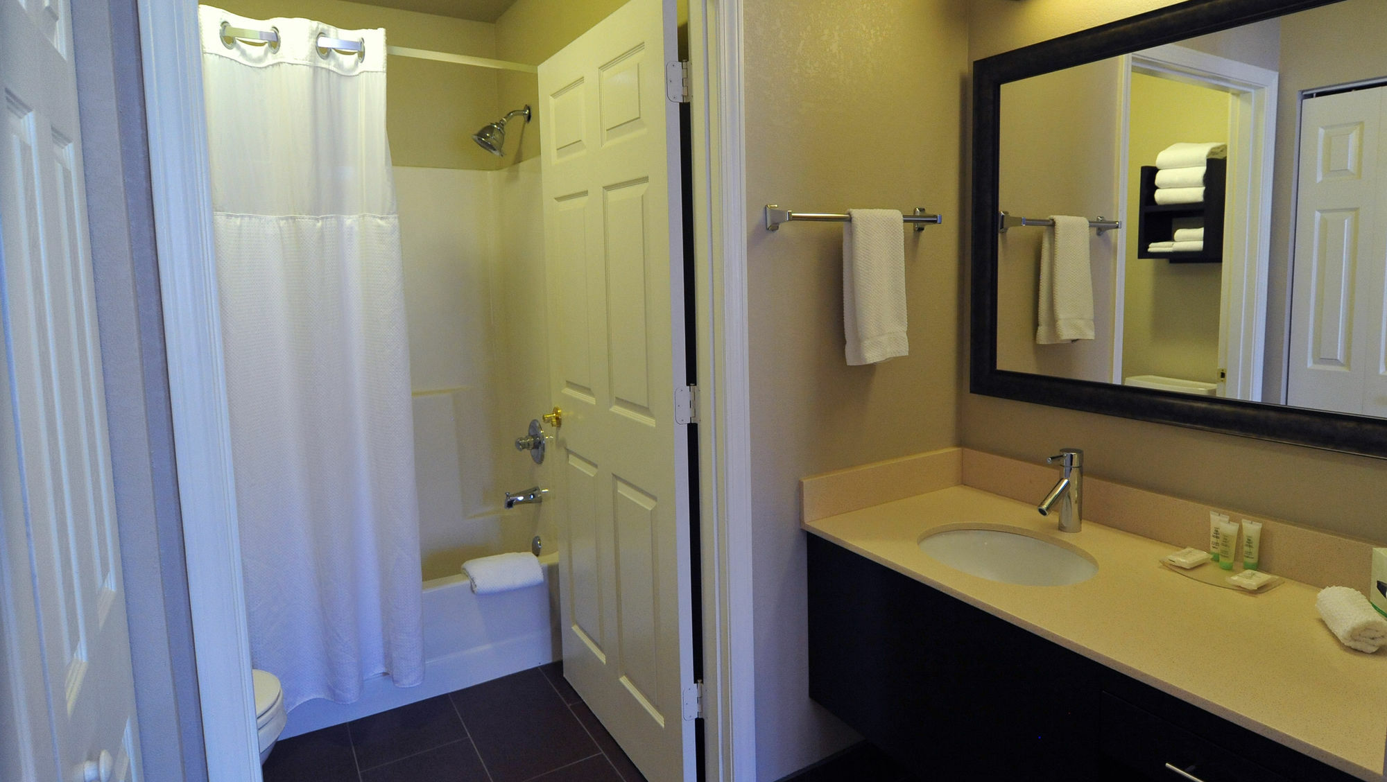 Staybridge Suites Chicago-Oakbrook Terrace By Ihg Exterior photo